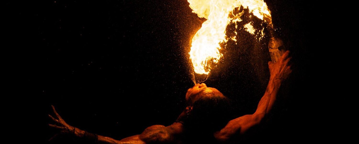 Pyroshows von Feuerkünstlern